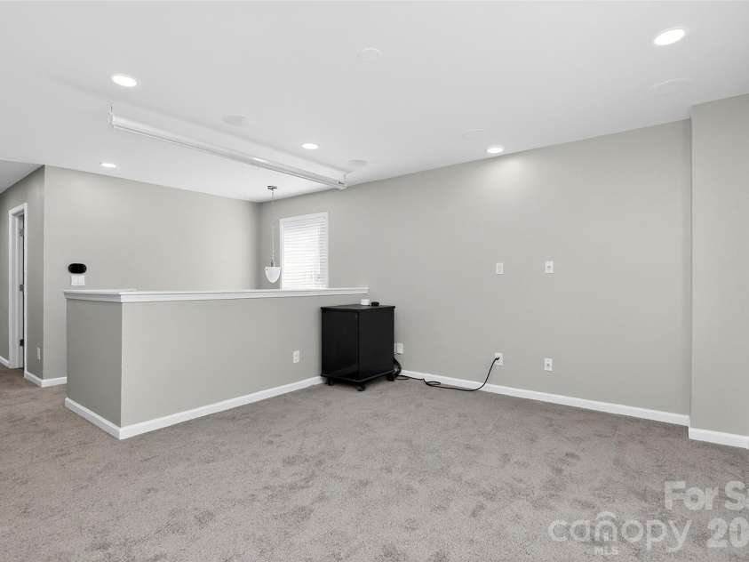 15705 Lakepoint Forest Drive, Charlotte, NC 28278.  MLS# CAR4308712, YatesRealty ID 3385. 