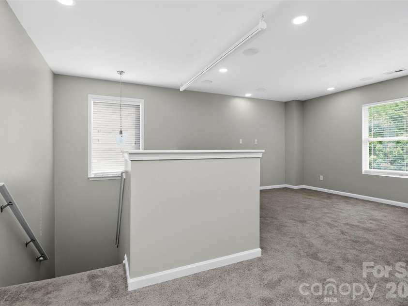 15705 Lakepoint Forest Drive, Charlotte, NC 28278.  MLS# CAR4308712, YatesRealty ID 3385. 