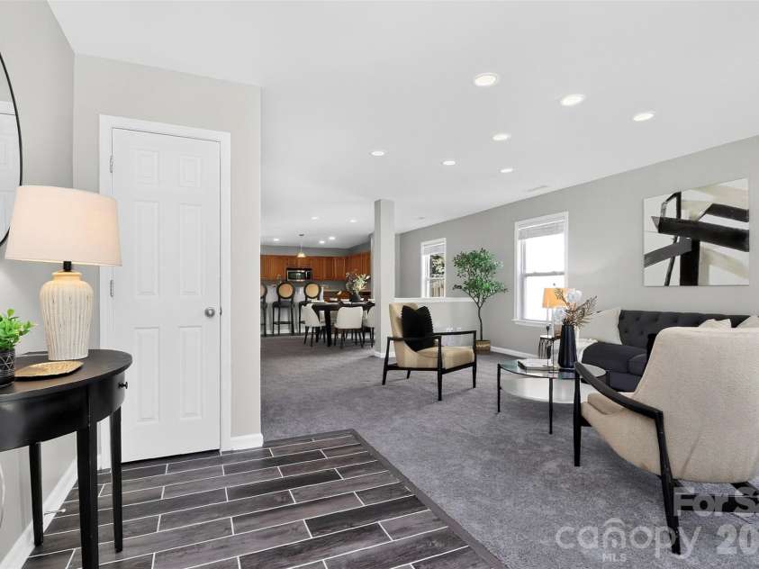 15705 Lakepoint Forest Drive, Charlotte, NC 28278.  MLS# CAR4308712, YatesRealty ID 3385. 