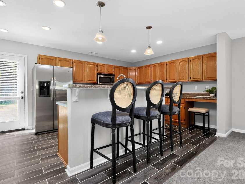 15705 Lakepoint Forest Drive, Charlotte, NC 28278.  MLS# CAR4308712, YatesRealty ID 3385. 