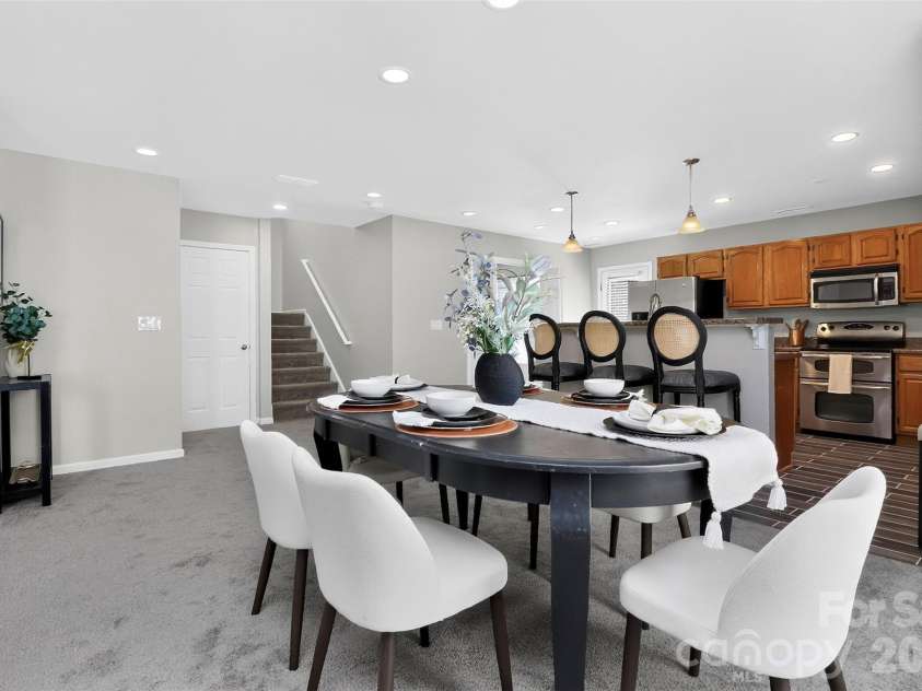15705 Lakepoint Forest Drive, Charlotte, NC 28278.  MLS# CAR4308712, YatesRealty ID 3385. 