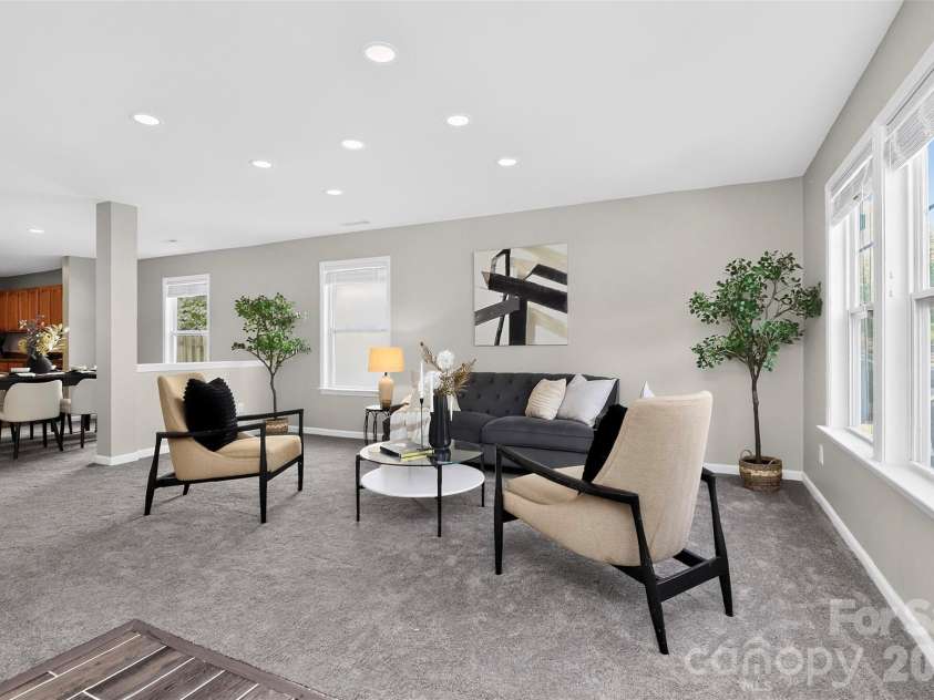 15705 Lakepoint Forest Drive, Charlotte, NC 28278.  MLS# CAR4308712, YatesRealty ID 3385. 