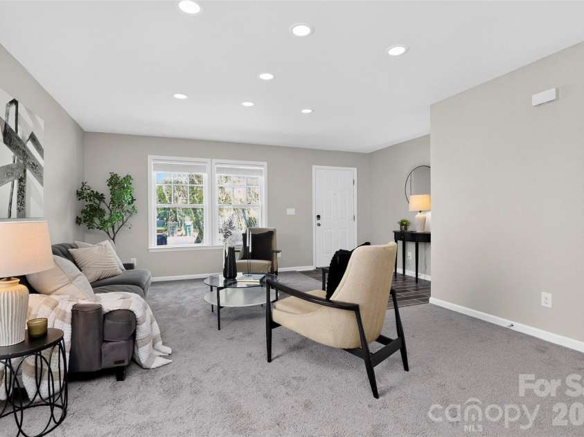 15705 Lakepoint Forest Drive, Charlotte, NC 28278.  MLS# CAR4308712, YatesRealty ID 3385. 