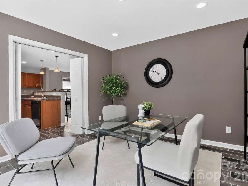 15705 Lakepoint Forest Drive, Charlotte, NC 28278.  MLS# CAR4308712, YatesRealty ID 3385. 