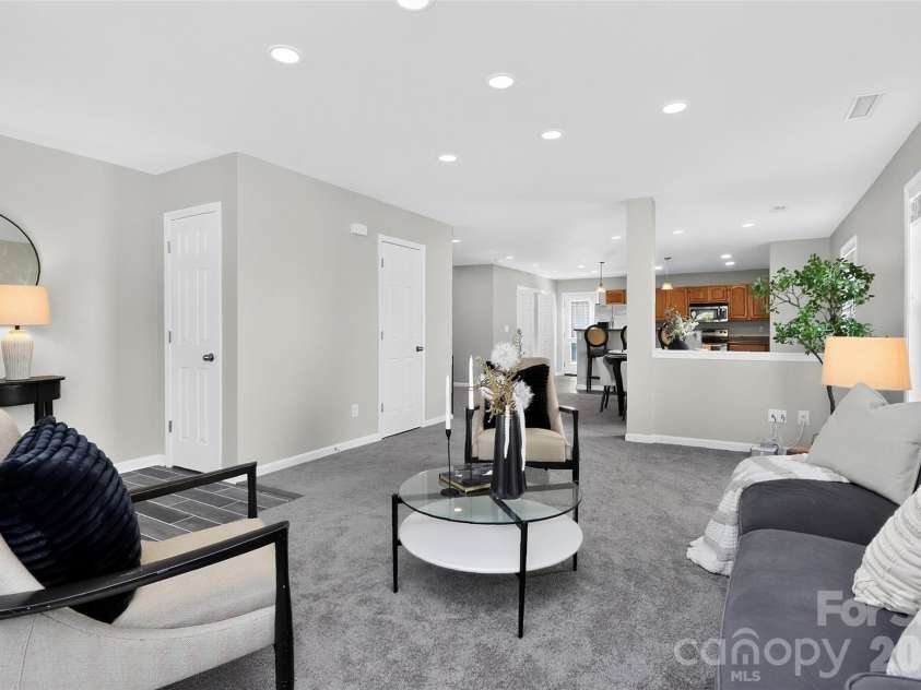 15705 Lakepoint Forest Drive, Charlotte, NC 28278.  MLS# CAR4308712, YatesRealty ID 3385. 
