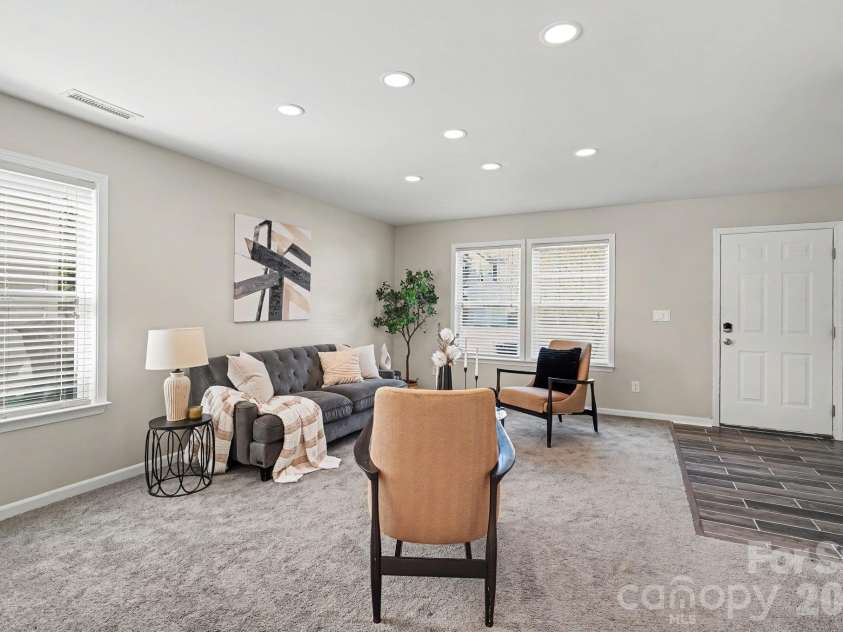 15705 Lakepoint Forest Drive, Charlotte, NC 28278.  MLS# CAR4434280, YatesRealty ID 3385. 