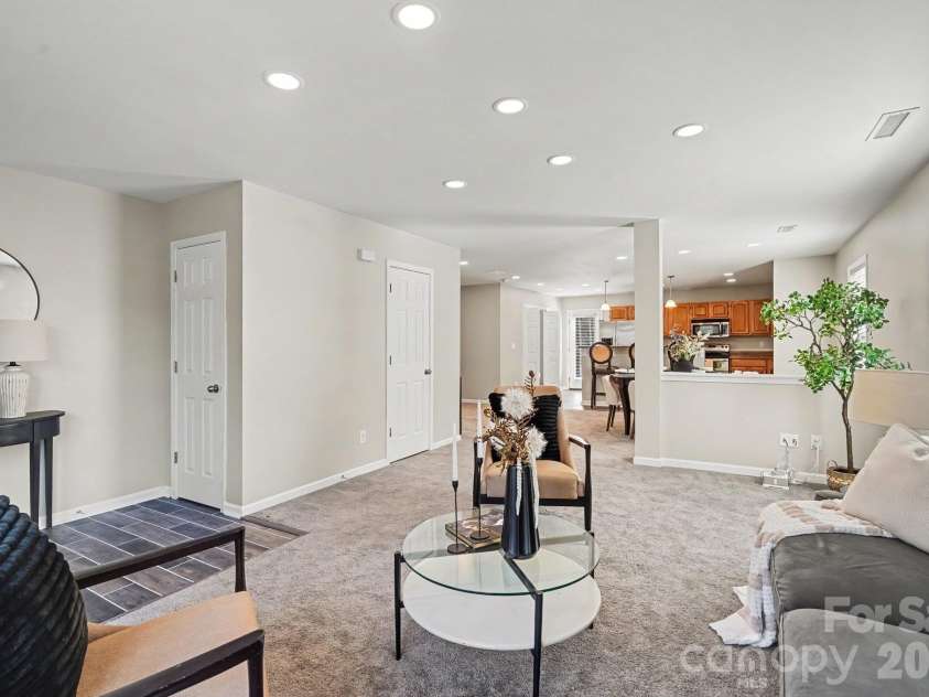 15705 Lakepoint Forest Drive, Charlotte, NC 28278.  MLS# CAR4434280, YatesRealty ID 3385. 