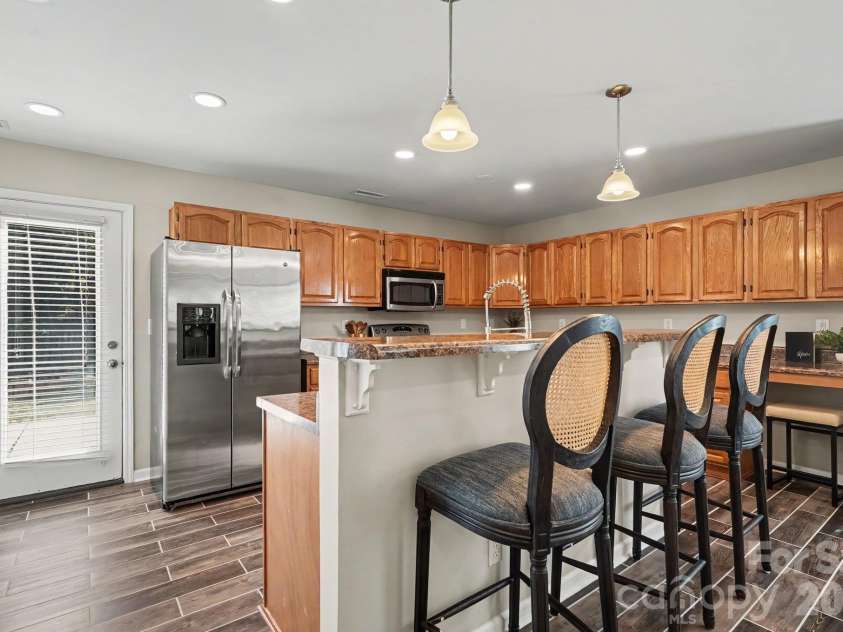 15705 Lakepoint Forest Drive, Charlotte, NC 28278.  MLS# CAR4434280, YatesRealty ID 3385. 