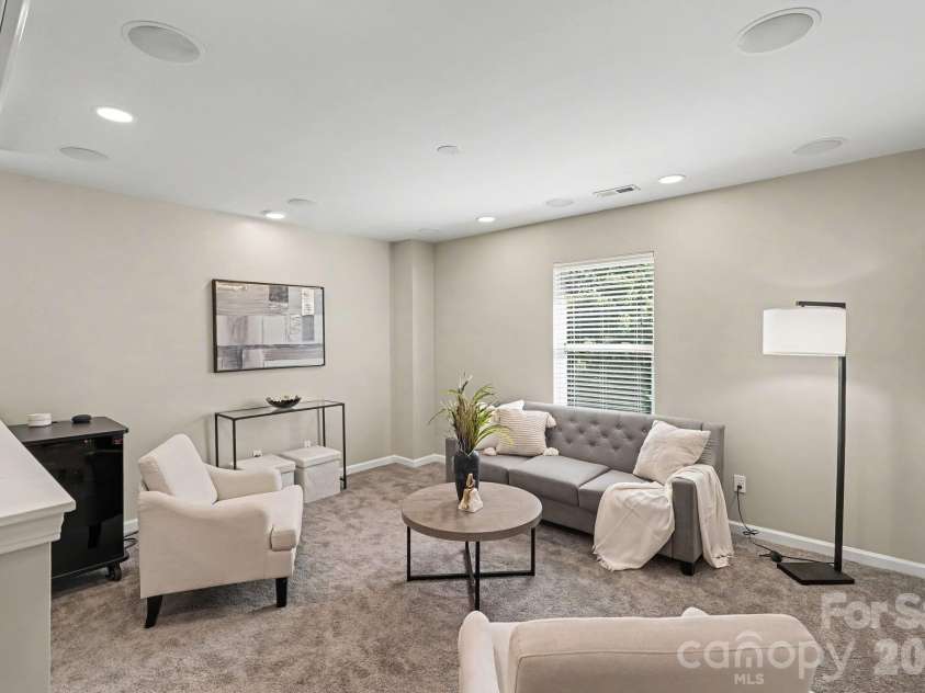 15705 Lakepoint Forest Drive, Charlotte, NC 28278.  MLS# CAR4434280, YatesRealty ID 3385. 
