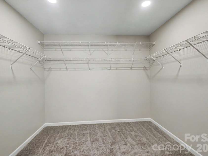 15705 Lakepoint Forest Drive, Charlotte, NC 28278.  MLS# CAR4434280, YatesRealty ID 3385. 