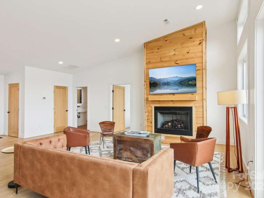 584 Walnut Cove Ridge, Bryson City, NC 28713.  MLS# CAR4232880, YatesRealty ID 3385. 