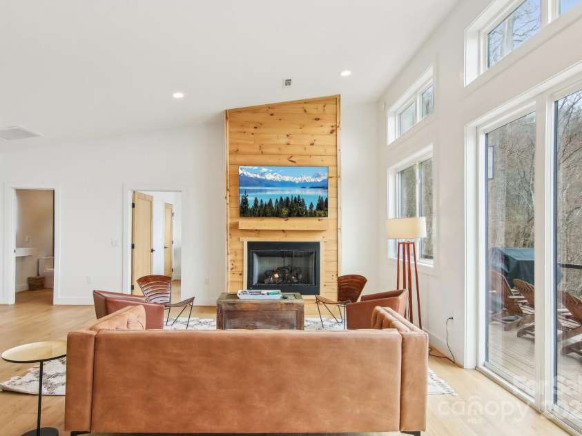 584 Walnut Cove Ridge, Bryson City, NC 28713.  MLS# CAR4232880, YatesRealty ID 3385. 