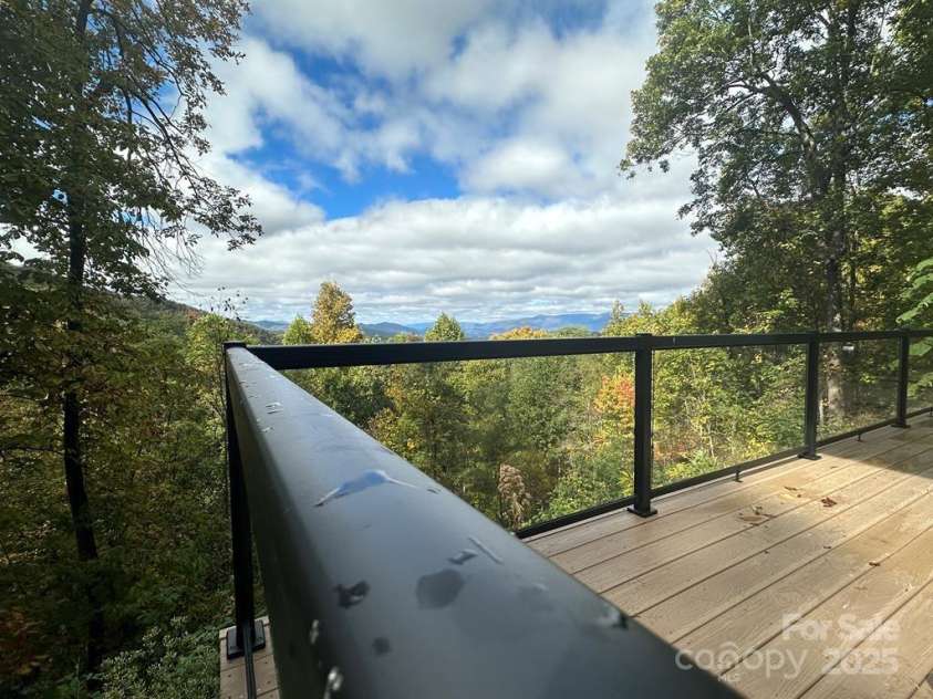 584 Walnut Cove Ridge, Bryson City, NC 28713.  MLS# CAR4232880, YatesRealty ID 3385. 