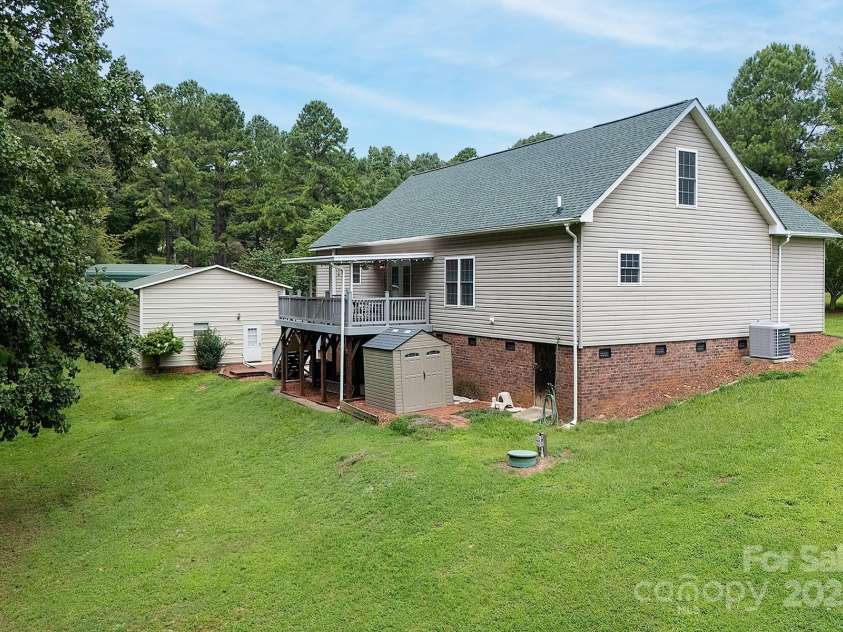 366 Lakehurst Farm Road, Norwood, NC 28128.  MLS# CAR4289569, YatesRealty ID 33851. 