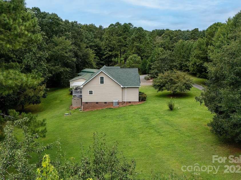 366 Lakehurst Farm Road, Norwood, NC 28128.  MLS# CAR4289569, YatesRealty ID 33851. 