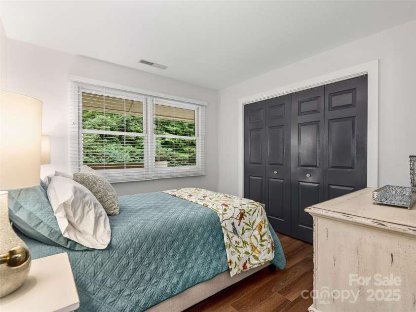 13 Timberlake Drive, Asheville, NC 28803.  MLS# CAR4289602, YatesRealty ID 33852. Guestroom