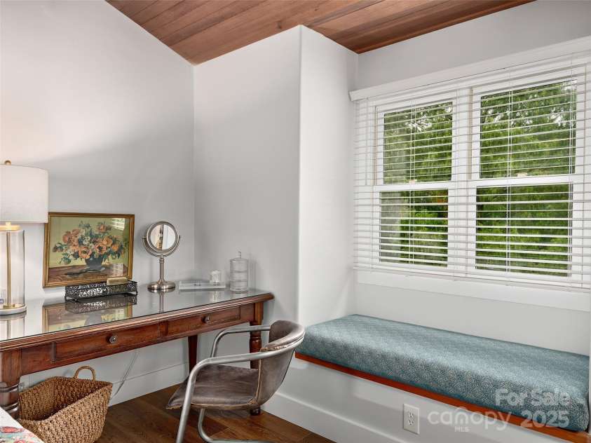 13 Timberlake Drive, Asheville, NC 28803.  MLS# CAR4289602, YatesRealty ID 33852. Primary has a window seat
