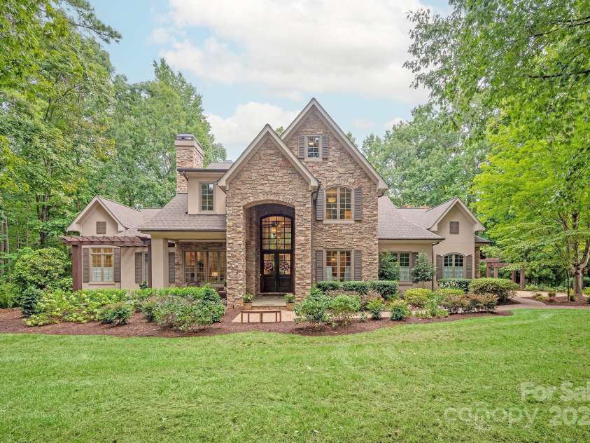 10535 Island Point Road, Charlotte, NC 28278.  MLS# CAR4290819, YatesRealty ID 33854. 