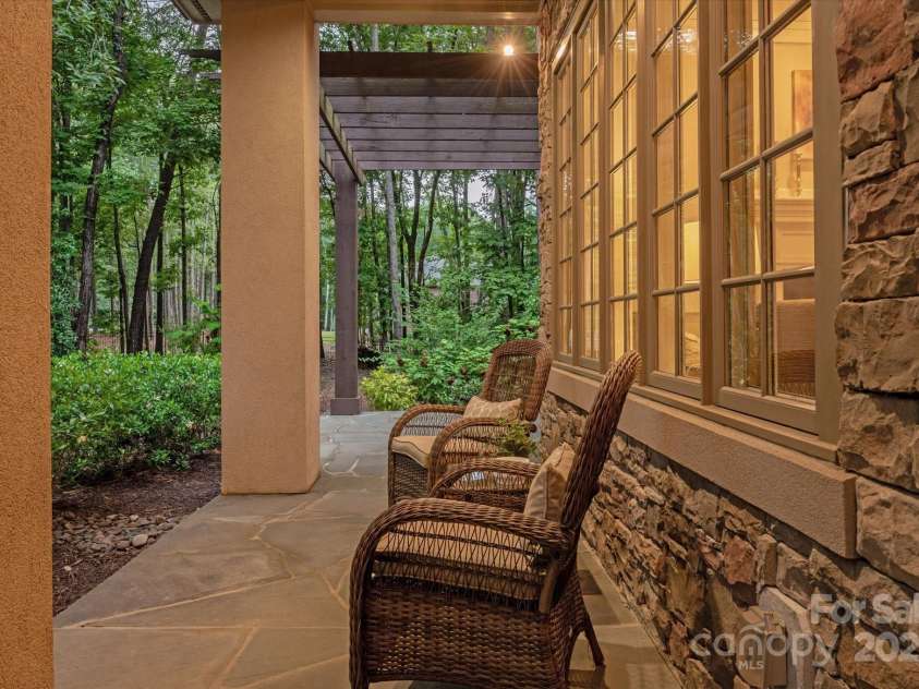 10535 Island Point Road, Charlotte, NC 28278.  MLS# CAR4290819, YatesRealty ID 33854. 