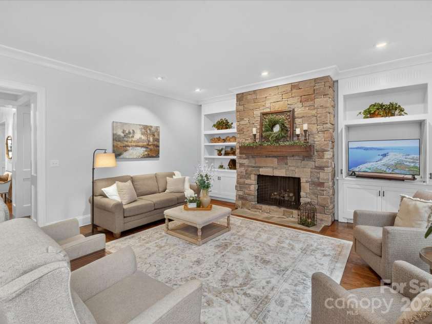 10535 Island Point Road, Charlotte, NC 28278.  MLS# CAR4290819, YatesRealty ID 33854. 