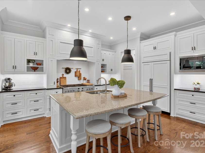 10535 Island Point Road, Charlotte, NC 28278.  MLS# CAR4290819, YatesRealty ID 33854. 