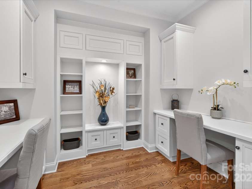10535 Island Point Road, Charlotte, NC 28278.  MLS# CAR4290819, YatesRealty ID 33854. 