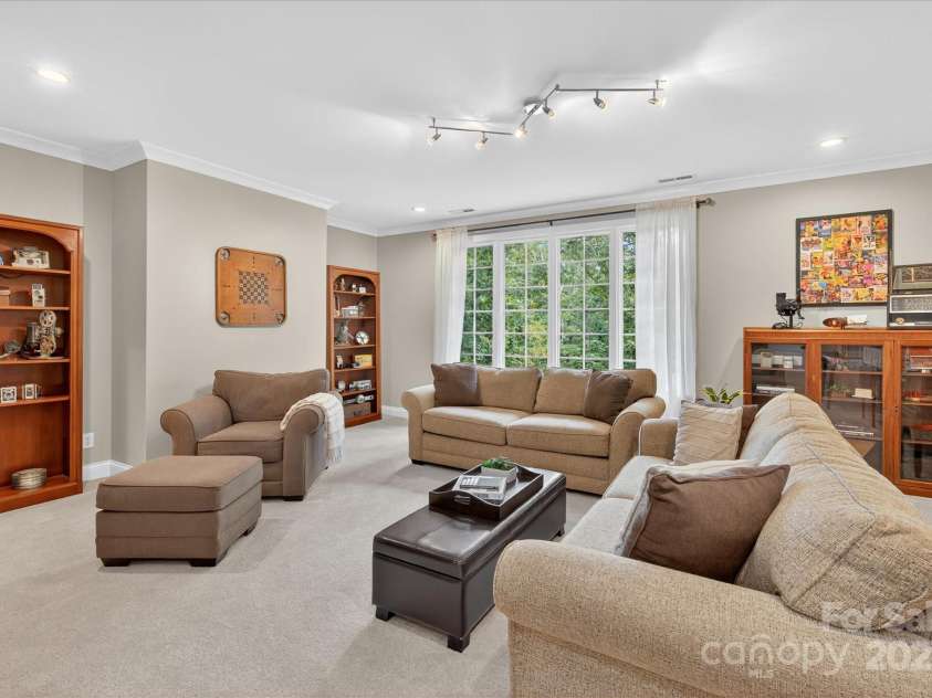 10535 Island Point Road, Charlotte, NC 28278.  MLS# CAR4290819, YatesRealty ID 33854. 