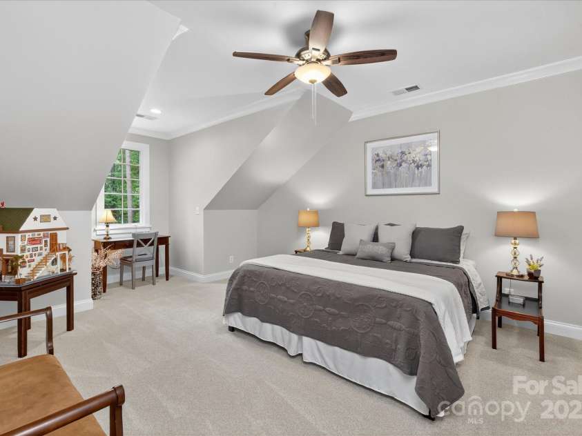 10535 Island Point Road, Charlotte, NC 28278.  MLS# CAR4290819, YatesRealty ID 33854. 