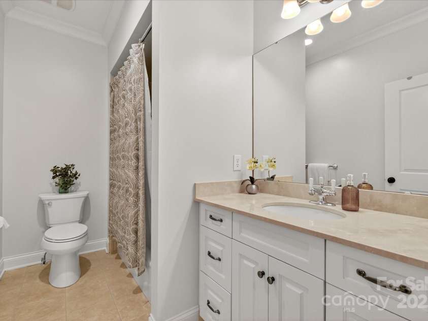 10535 Island Point Road, Charlotte, NC 28278.  MLS# CAR4290819, YatesRealty ID 33854. 
