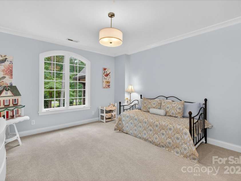 10535 Island Point Road, Charlotte, NC 28278.  MLS# CAR4290819, YatesRealty ID 33854. 