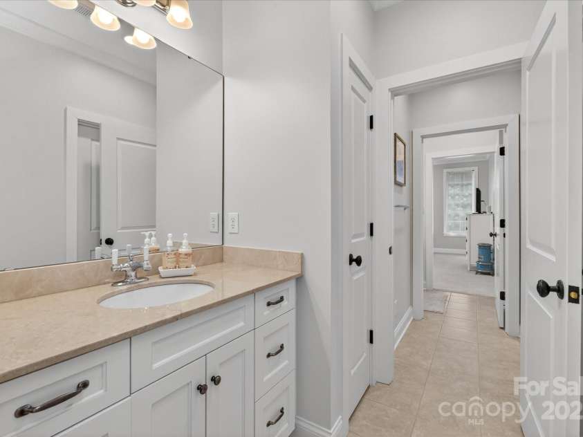 10535 Island Point Road, Charlotte, NC 28278.  MLS# CAR4290819, YatesRealty ID 33854. 