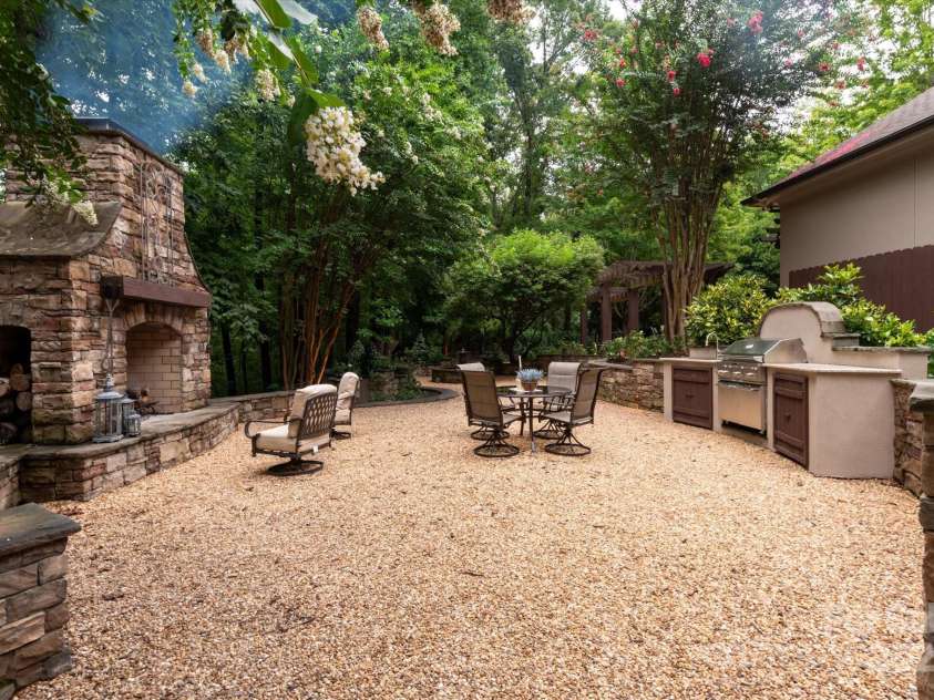 10535 Island Point Road, Charlotte, NC 28278.  MLS# CAR4290819, YatesRealty ID 33854. 