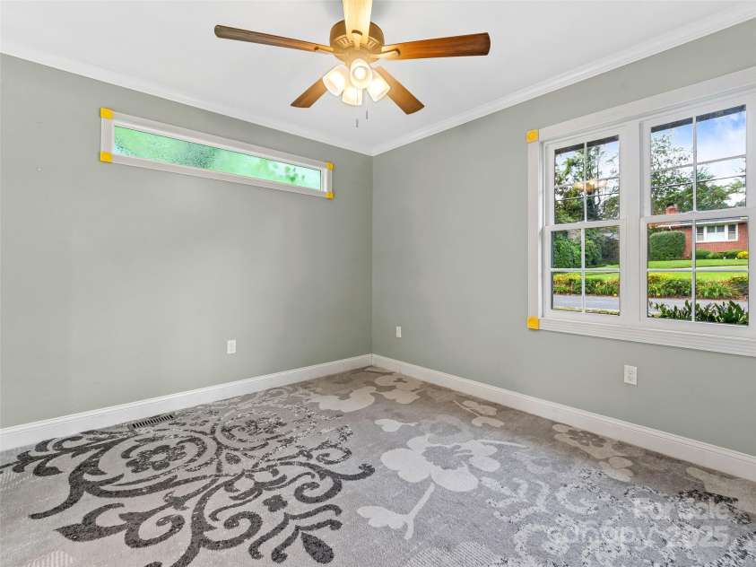 1614 Ridgewood Boulevard, Hendersonville, NC 28791.  MLS# CAR4292069, YatesRealty ID 33855. 