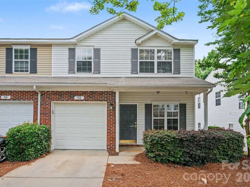 912 Little Creek Drive, Fort Mill, SC 29715.  MLS# CAR4392558, YatesRealty ID 33855. 
