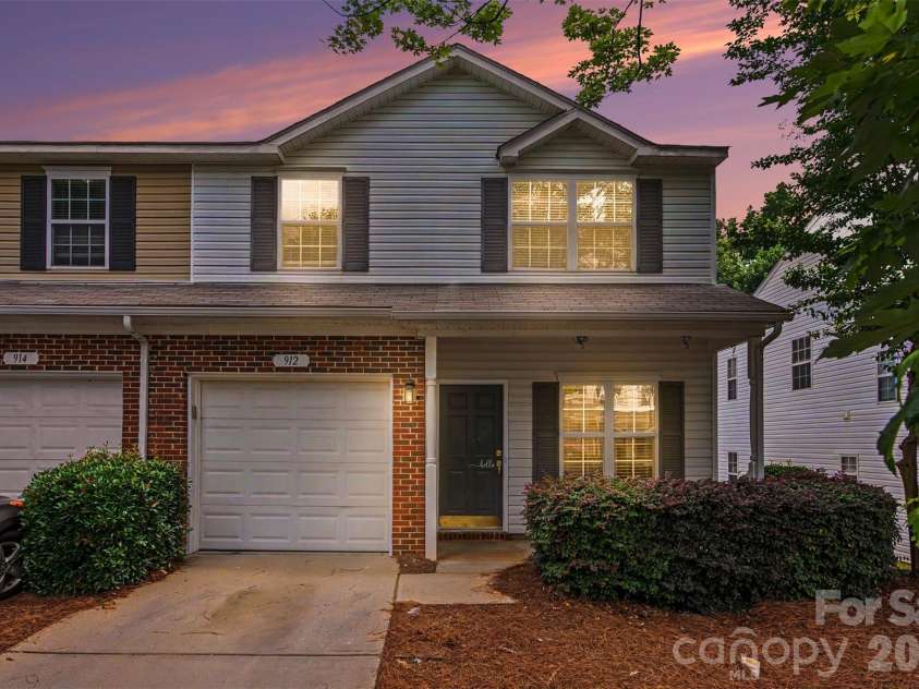 912 Little Creek Drive, Fort Mill, SC 29715.  MLS# CAR4392558, YatesRealty ID 33855. 