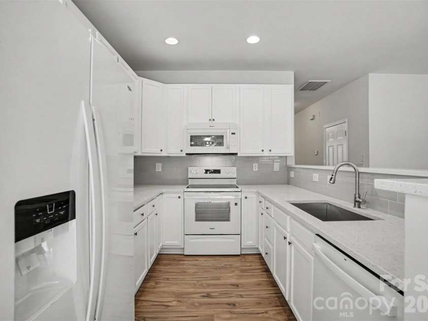 912 Little Creek Drive, Fort Mill, SC 29715.  MLS# CAR4392558, YatesRealty ID 33855. 