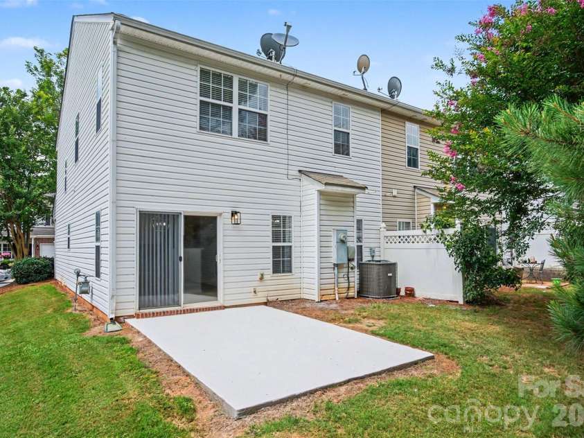 912 Little Creek Drive, Fort Mill, SC 29715.  MLS# CAR4392558, YatesRealty ID 33855. 