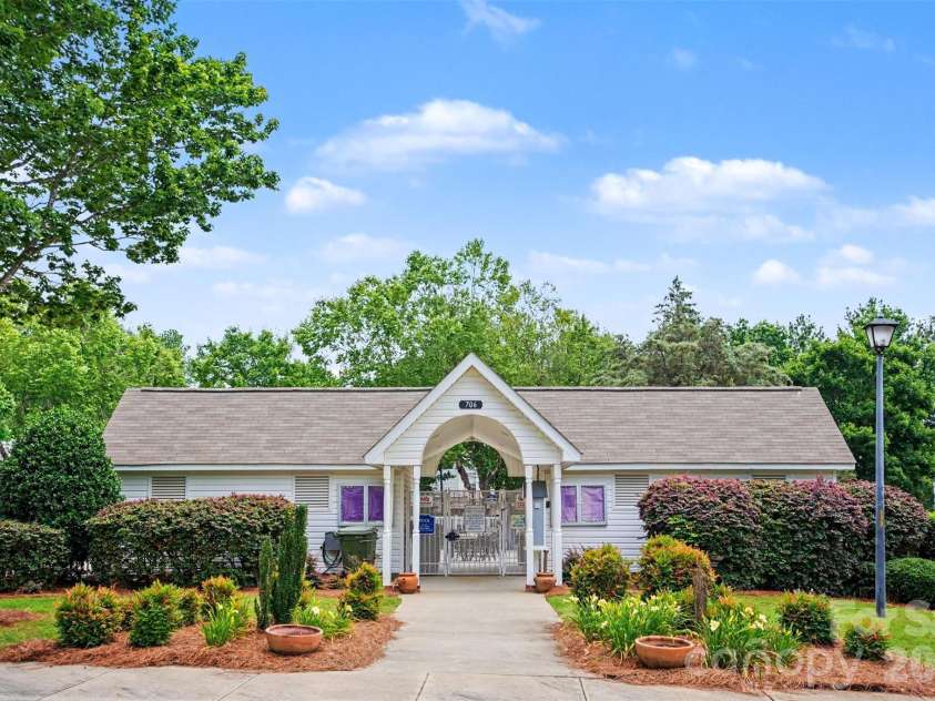 912 Little Creek Drive, Fort Mill, SC 29715.  MLS# CAR4392558, YatesRealty ID 33855. 