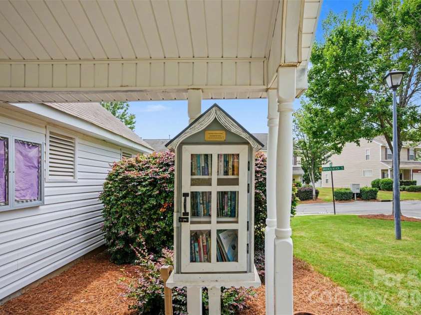 912 Little Creek Drive, Fort Mill, SC 29715.  MLS# CAR4392558, YatesRealty ID 33855. 
