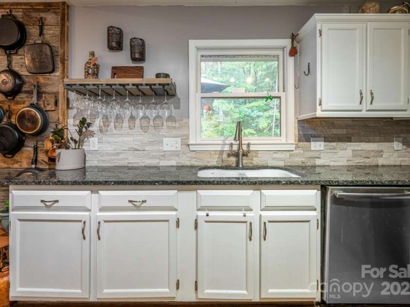 19 Forge Drive, Mills River, NC 28759.  MLS# CAR4289145, YatesRealty ID 33856. Lots of Counter Space and a Double Sink