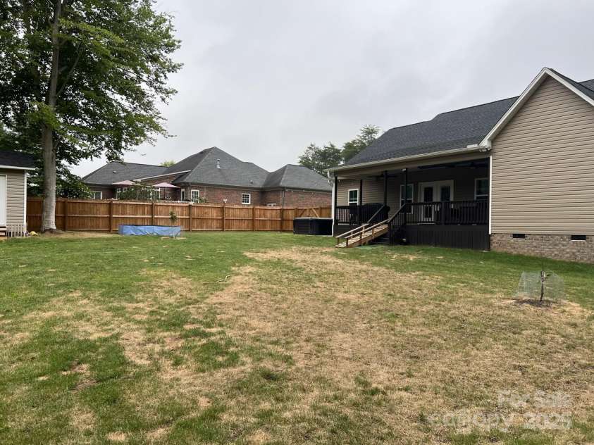 2702 Ashcroft Drive, Reidsville, NC 27320.  MLS# CAR4292229, YatesRealty ID 33857. 