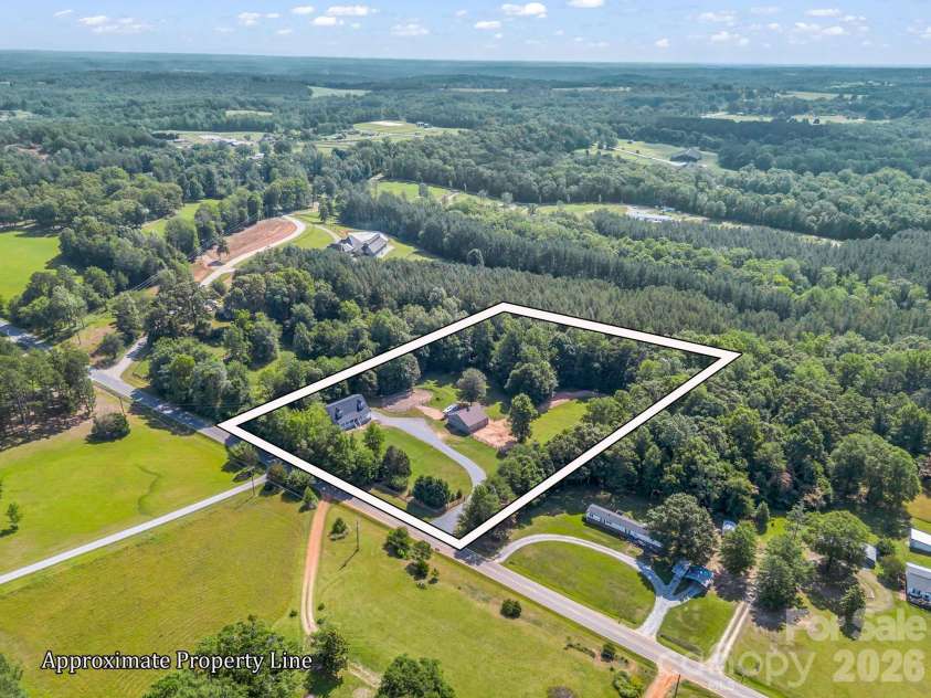271 Collinsville Road, Columbus, NC 28722.  MLS# CAR4391485, YatesRealty ID 33858. 