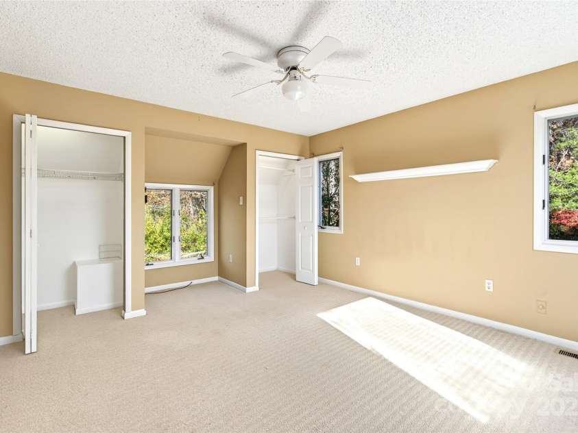3B Lynx Drive, Black Mountain, NC 28711.  MLS# CAR4292052, YatesRealty ID 33858. 3rd Bedroom Upsairs
