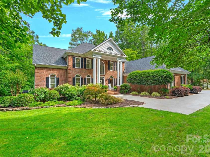 1317 Longleaf Court, Matthews, NC 28104.  MLS# CAR4349389, YatesRealty ID 3386. 
