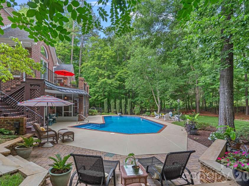 1317 Longleaf Court, Matthews, NC 28104.  MLS# CAR4349389, YatesRealty ID 3386. 