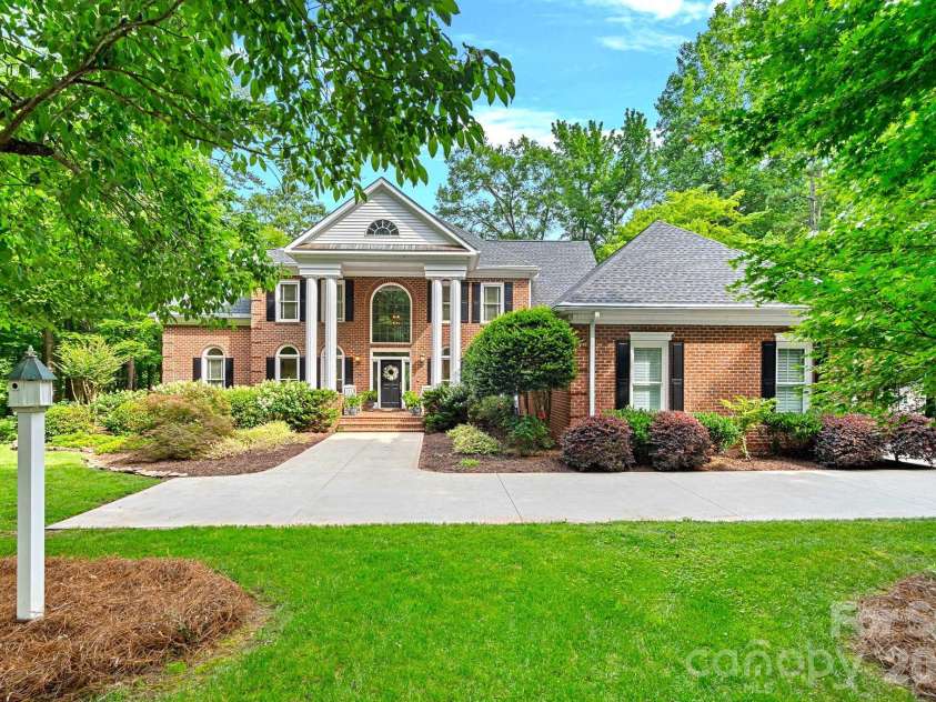 1317 Longleaf Court, Matthews, NC 28104.  MLS# CAR4349389, YatesRealty ID 3386. 