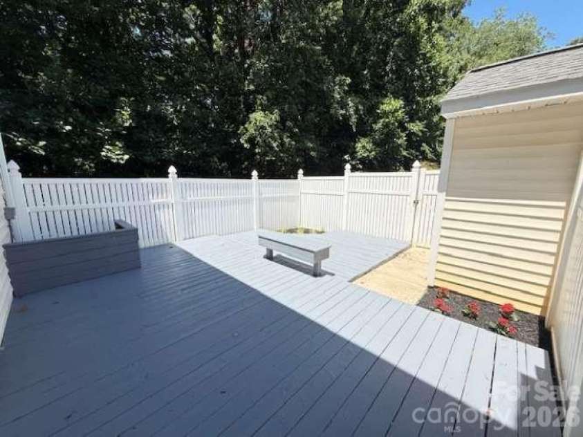 18629 Shawnee Ridge Road, Cornelius, NC 28031.  MLS# CAR4396328, YatesRealty ID 33861. 