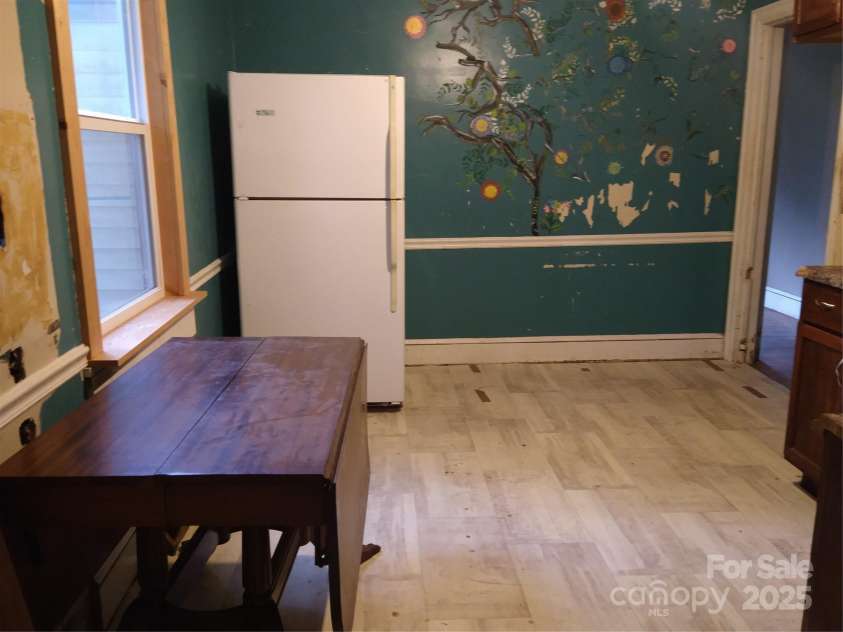 2500 Crispin Avenue, Charlotte, NC 28208.  MLS# CAR4293876, YatesRealty ID 33861. 