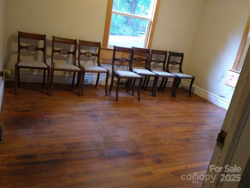 2500 Crispin Avenue, Charlotte, NC 28208.  MLS# CAR4293876, YatesRealty ID 33861. 