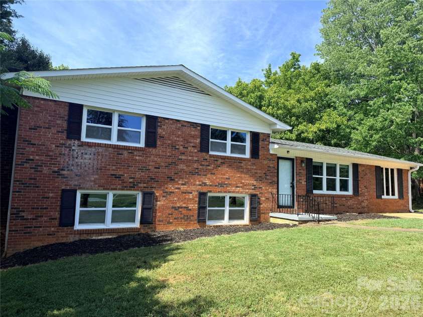 267 Hoopaugh Avenue, Ellenboro, NC 28040.  MLS# CAR4394427, YatesRealty ID 33862. 